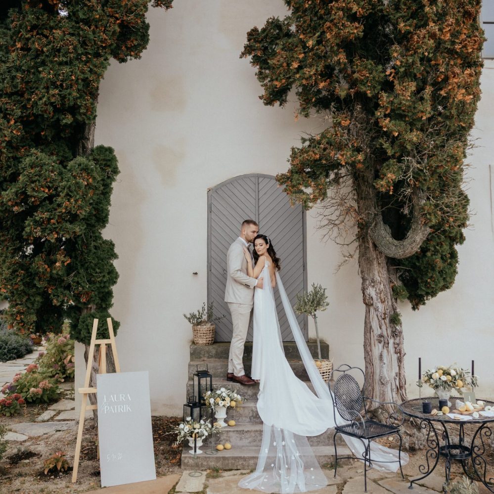 Tuscan,Luxury,Wedding,Of,Beautiful,Bride,In,White,Dress,And